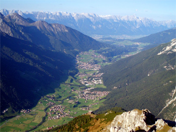 Stubaital Blick-Richtung Innsbruck - Foto: Hejkal at de.wikipedia - CC BY-SA 2.0